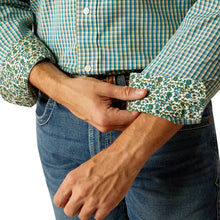 Load image into Gallery viewer, Ariat Mens Wrinkle Free Gus Long Sleeve Shirt