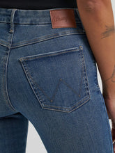 Load image into Gallery viewer, Wrangler Womens Bespoke Hi Rise Flare Jeans
