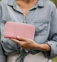 Load image into Gallery viewer, Louenhide Jessica Wallet