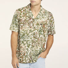 Load image into Gallery viewer, Wrangler Mens Resort Shirt