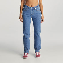 Load image into Gallery viewer, Wrangler Womens Mid Tori Straight Jean