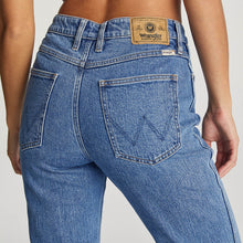 Load image into Gallery viewer, Wrangler Womens Mid Tori Straight Jean