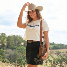 Load image into Gallery viewer, Wrangler Camile Wallet Bag