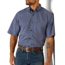 Load image into Gallery viewer, Ariat Mens Davey Short Sleeve Shirt

