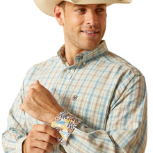 Load image into Gallery viewer, Ariat Mens Wrinkle Free Ivar Long Sleeve Shirt
