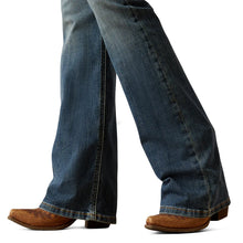 Load image into Gallery viewer, Ariat Womens Perfect Rise Chopped Boot Leg Ella Toronto Jeans
