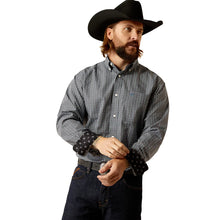 Load image into Gallery viewer, Ariat Mens Wrinkle Free Luther Long Sleeve Shirt
