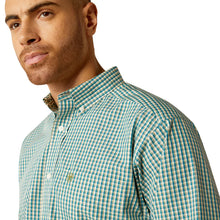 Load image into Gallery viewer, Ariat Mens Wrinkle Free Gus Long Sleeve Shirt

