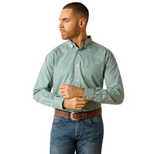 Load image into Gallery viewer, Ariat Mens Wrinkle Free Gus Long Sleeve Shirt
