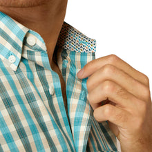 Load image into Gallery viewer, Ariat Mens Wrinkle Free Gordie fitted long sleeve shirt
