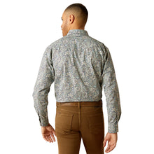 Load image into Gallery viewer, Ariat Mens Rocky snap long sleeve shirt
