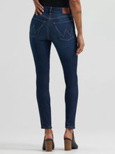 Load image into Gallery viewer, Wrangler Womens Bespoke Hi Rise Skinny Jeans
