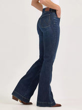 Load image into Gallery viewer, Wrangler Womens Bespoke Hi Rise Trouser Jeans
