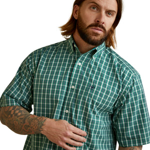 Ariat Mens Wrinkle Free Finan Classic Short Sleeve Shirt