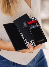 Load image into Gallery viewer, LOUENHIDE PEPPER PASSPORT HOLDER

