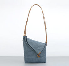 Load image into Gallery viewer, OUTFOX PRAGUE CROSS BODY BAG
