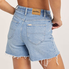 Load image into Gallery viewer, Riders By Lee Girlfriend Short
