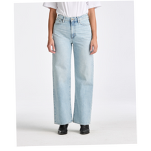 Load image into Gallery viewer, LEE JEANS LWM HIGH WIDE LEG
