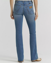 Load image into Gallery viewer, Lainey Wilson X Wrangler Womens Boot Hugger Jeans
