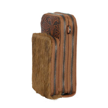 Load image into Gallery viewer, Wrangler Camile Wallet Bag
