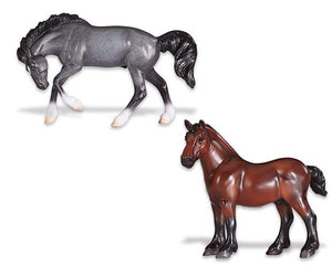 BREYER STABLEMATES MYSTERY FOAL SUPRISE DRAFT AND MUSTANG