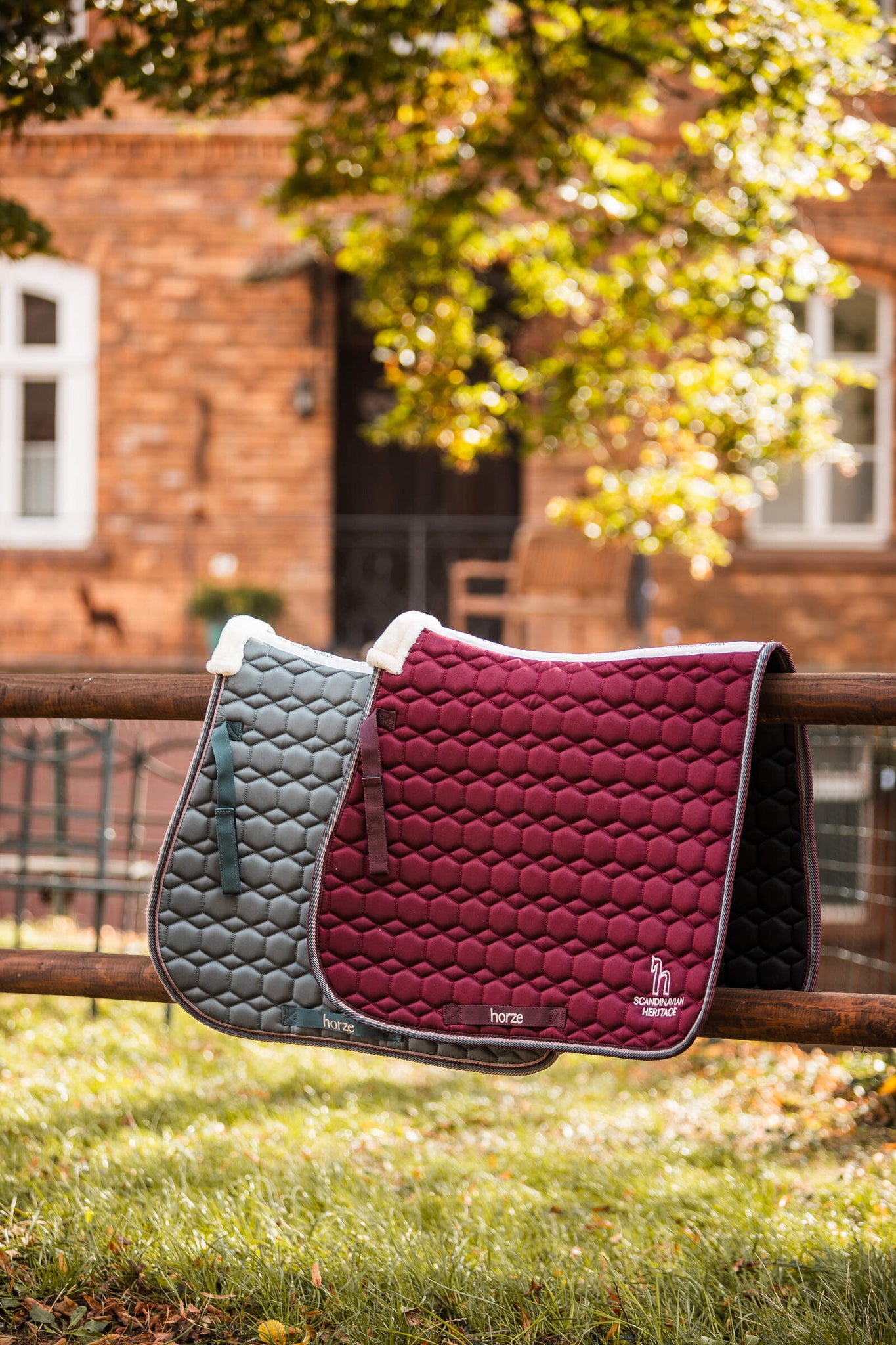 Load image into Gallery viewer, Horze Leighton Teens All Purpose Saddle Pad