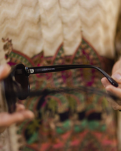 Load image into Gallery viewer, Louenhide Farrah Sunglasses
