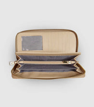 Load image into Gallery viewer, Louenhide Jessica Wallet
