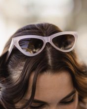 Load image into Gallery viewer, Louenhide Sidney Sunglasses
