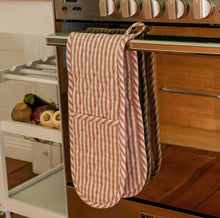 Load image into Gallery viewer, RAINE &amp; HUMBLE GINGHAM DOUBLE OVEN GLOVE
