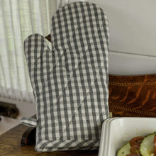 Load image into Gallery viewer, RAINE &amp; HUMBLE GINGHAM OVEN GLOVE
