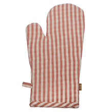 Load image into Gallery viewer, RAINE &amp; HUMBLE GINGHAM OVEN GLOVE
