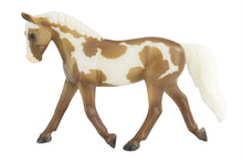 Load image into Gallery viewer, BREYER STABLEMATES PINTOS &amp; PALOMINOS GIFT SET
