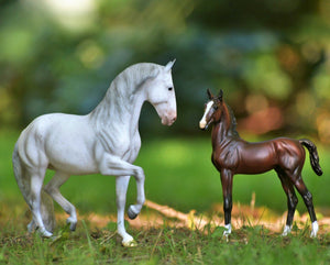 BREYER TRADITIONAL FAVORY AIRIELLA & AIRIELLA