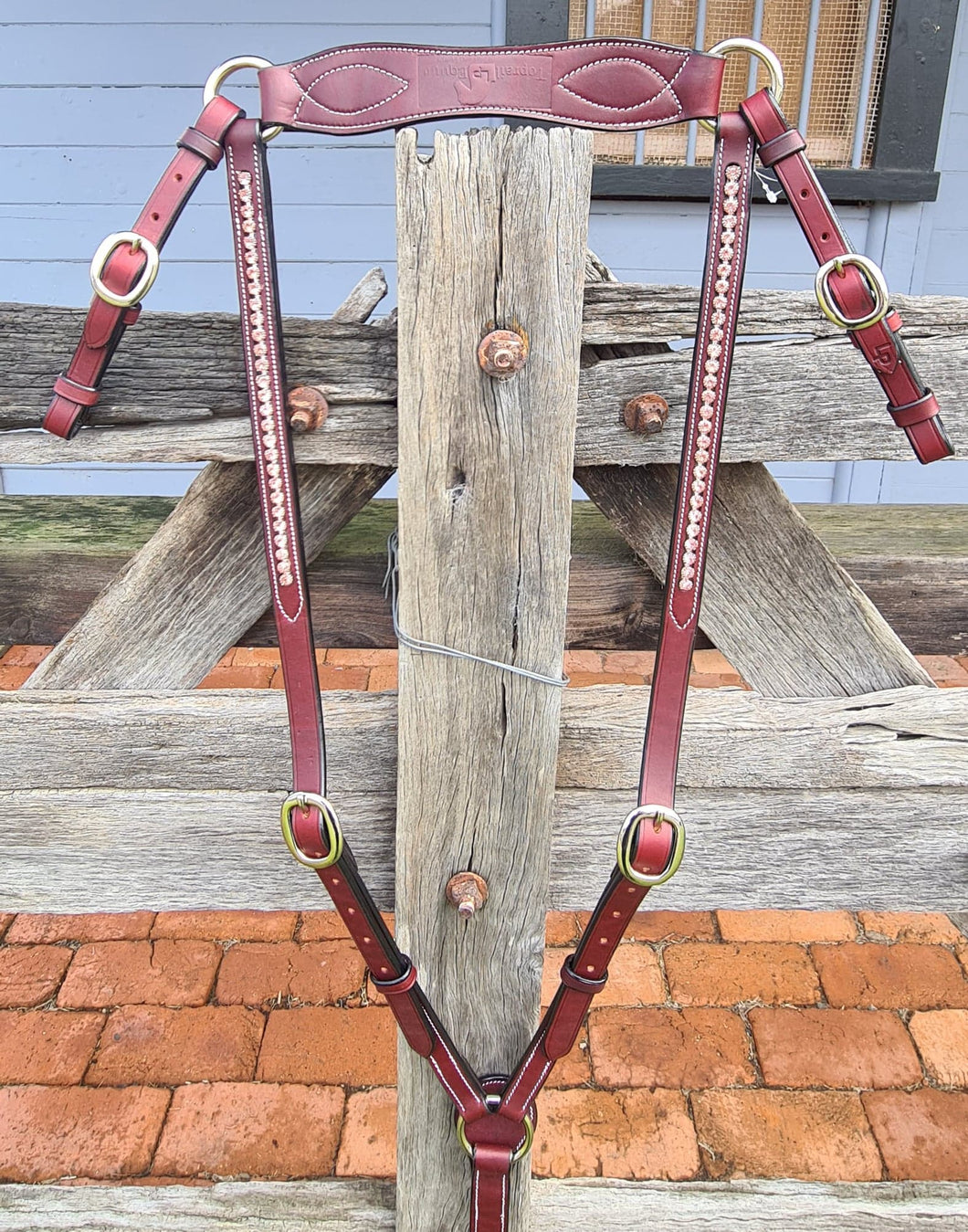TOPRAIL LEATHER BREASTPLATE WITH PINK BEADING
