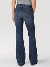Load image into Gallery viewer, WRANGLER WOMENS MAE MID RISE TROUSER JEAN
