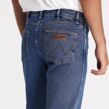 Load image into Gallery viewer, WRANGLER MENS CLASSIC STRAIGHT JEAN
