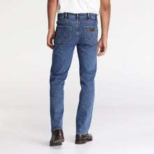 Load image into Gallery viewer, WRANGLER MENS CLASSIC STRAIGHT JEAN
