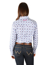 Load image into Gallery viewer, Wrangler Womens Martine Print Long Sleeve Western Shirt
