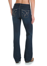 Load image into Gallery viewer, WRANGLER WOMENS ULTIMATE RIDING JEAN - Q BABY BOOTY
